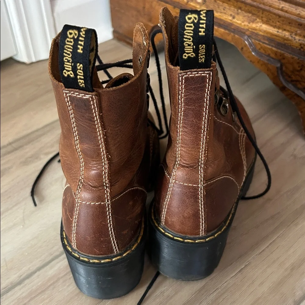 Dr Marten Leona lace up combat boots size 5 - Picture 4 of 9